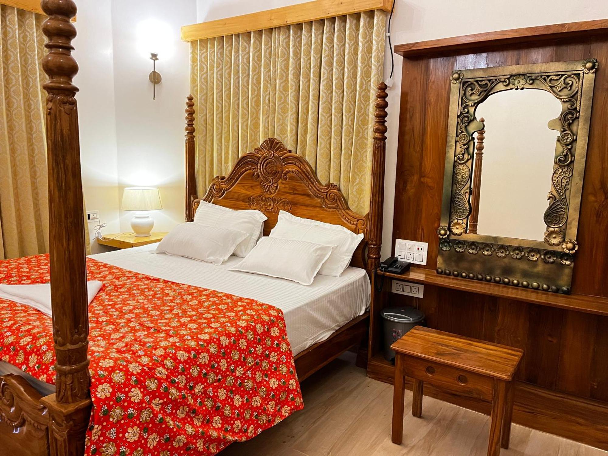 Dip Holidays Hotel Shantiniketan Bagian luar foto