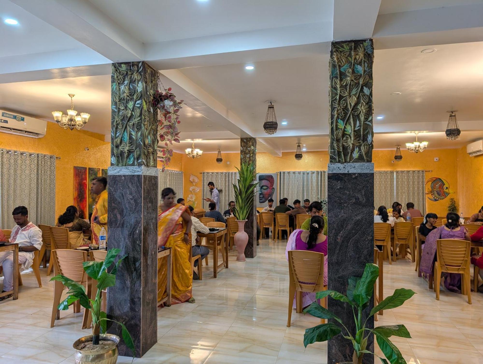 Dip Holidays Hotel Shantiniketan Bagian luar foto