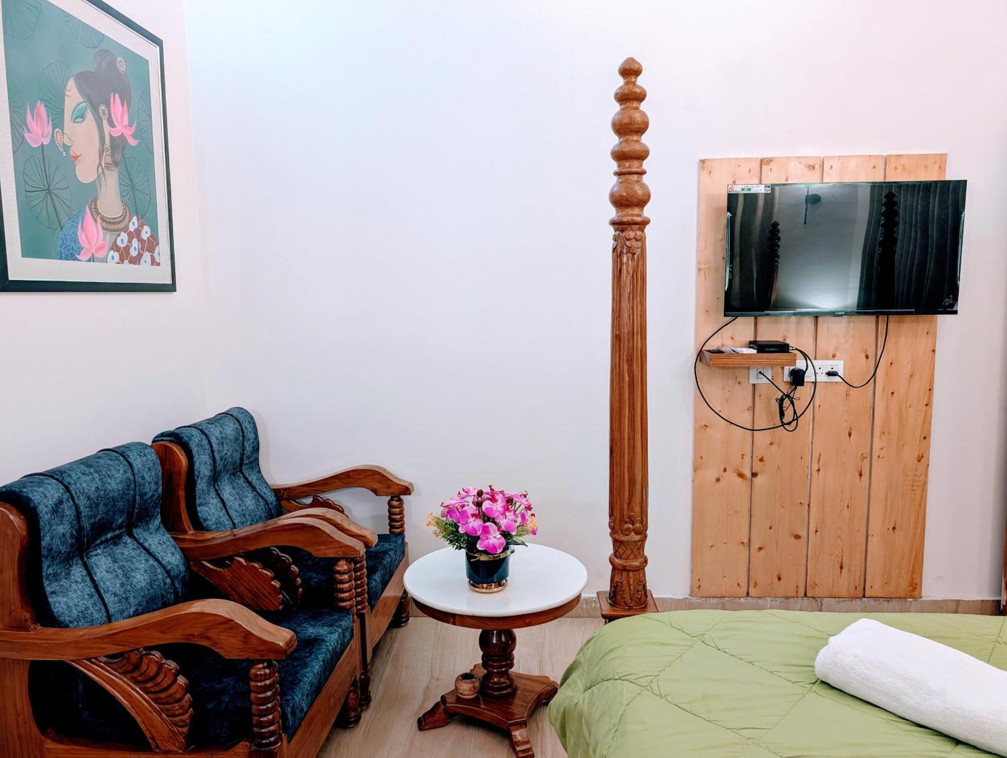 Dip Holidays Hotel Shantiniketan Bagian luar foto