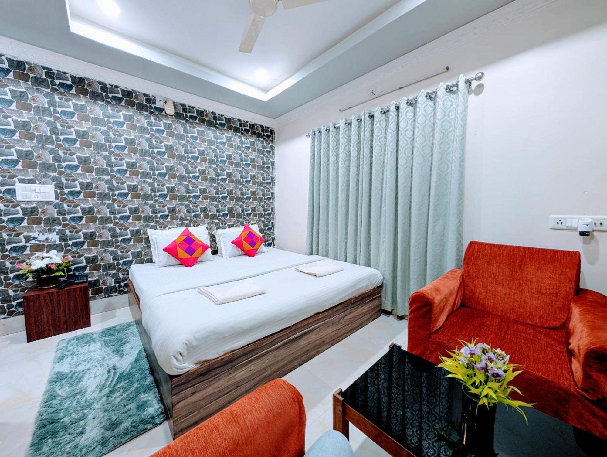 Dip Holidays Hotel Shantiniketan Bagian luar foto